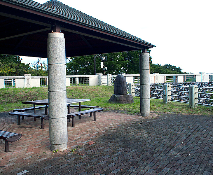 県立狭山自然公園左岸四阿